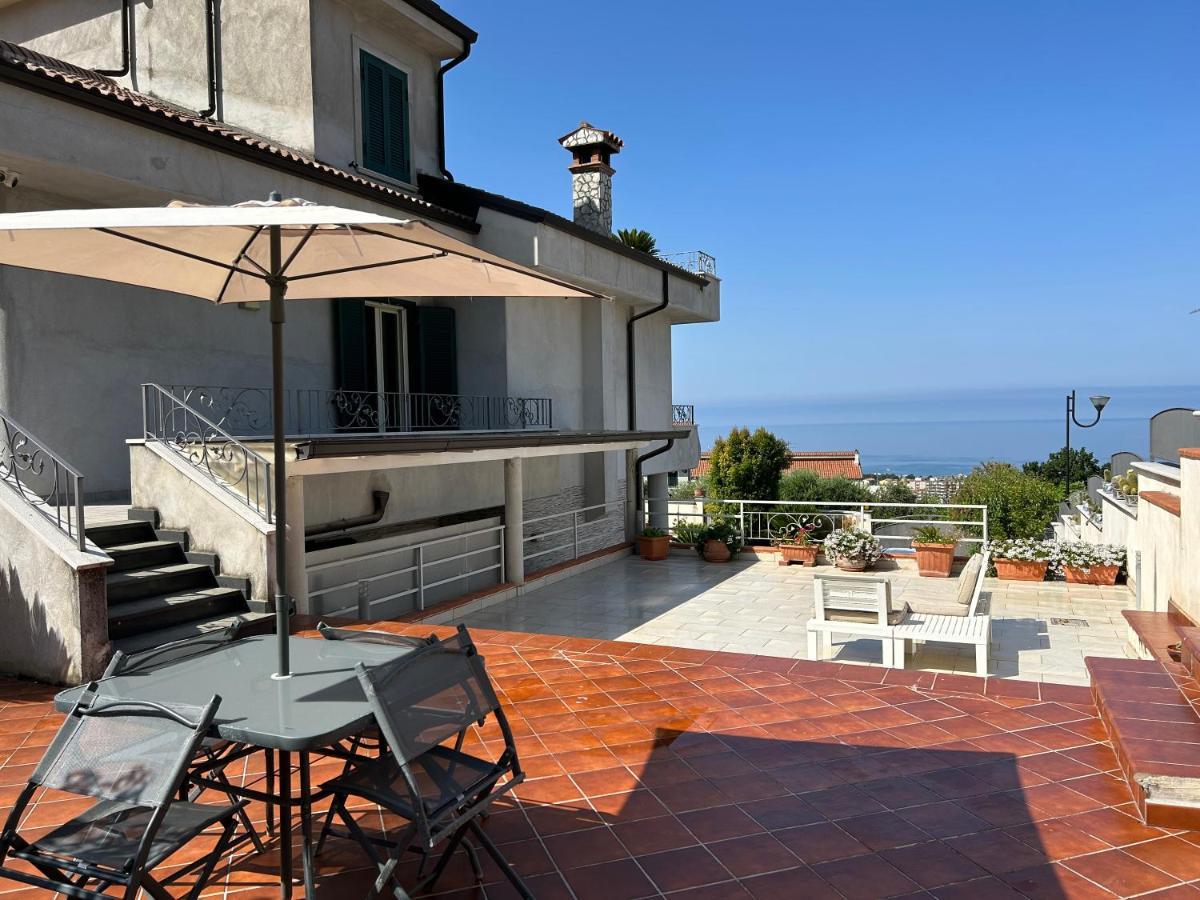 La Veduta Hotel Praia a Mare Luaran gambar