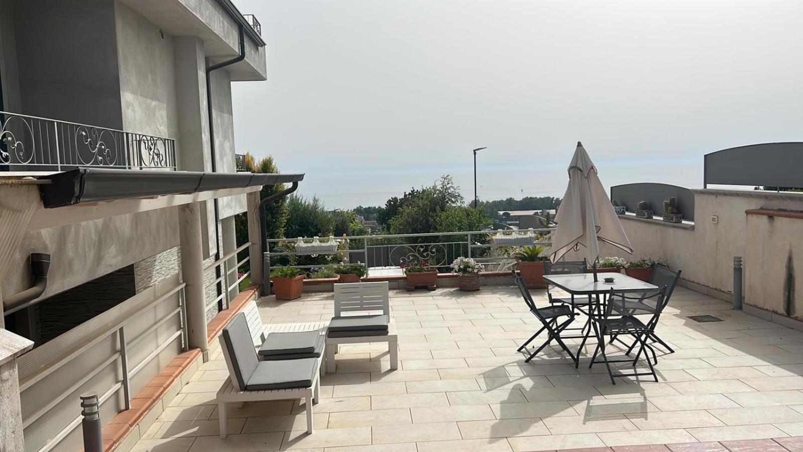 La Veduta Hotel Praia a Mare Luaran gambar